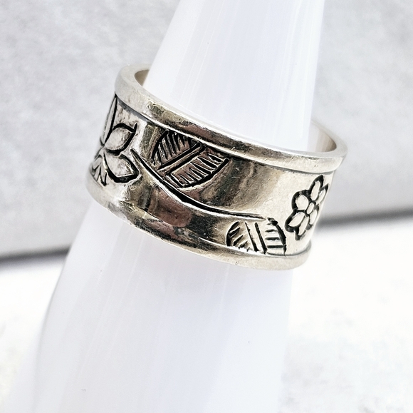 Satya 925 Silver Lotus Flower Band Ring 7.5 - Picture 10 of 12